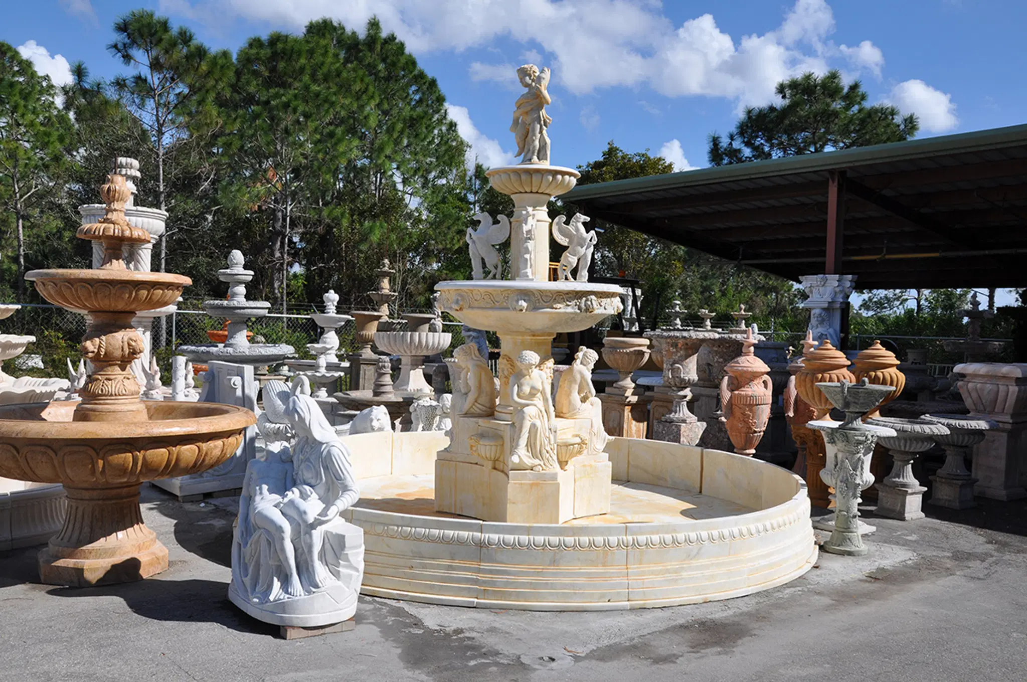 Luxury Outdoor Decor For Luxury Homes photo